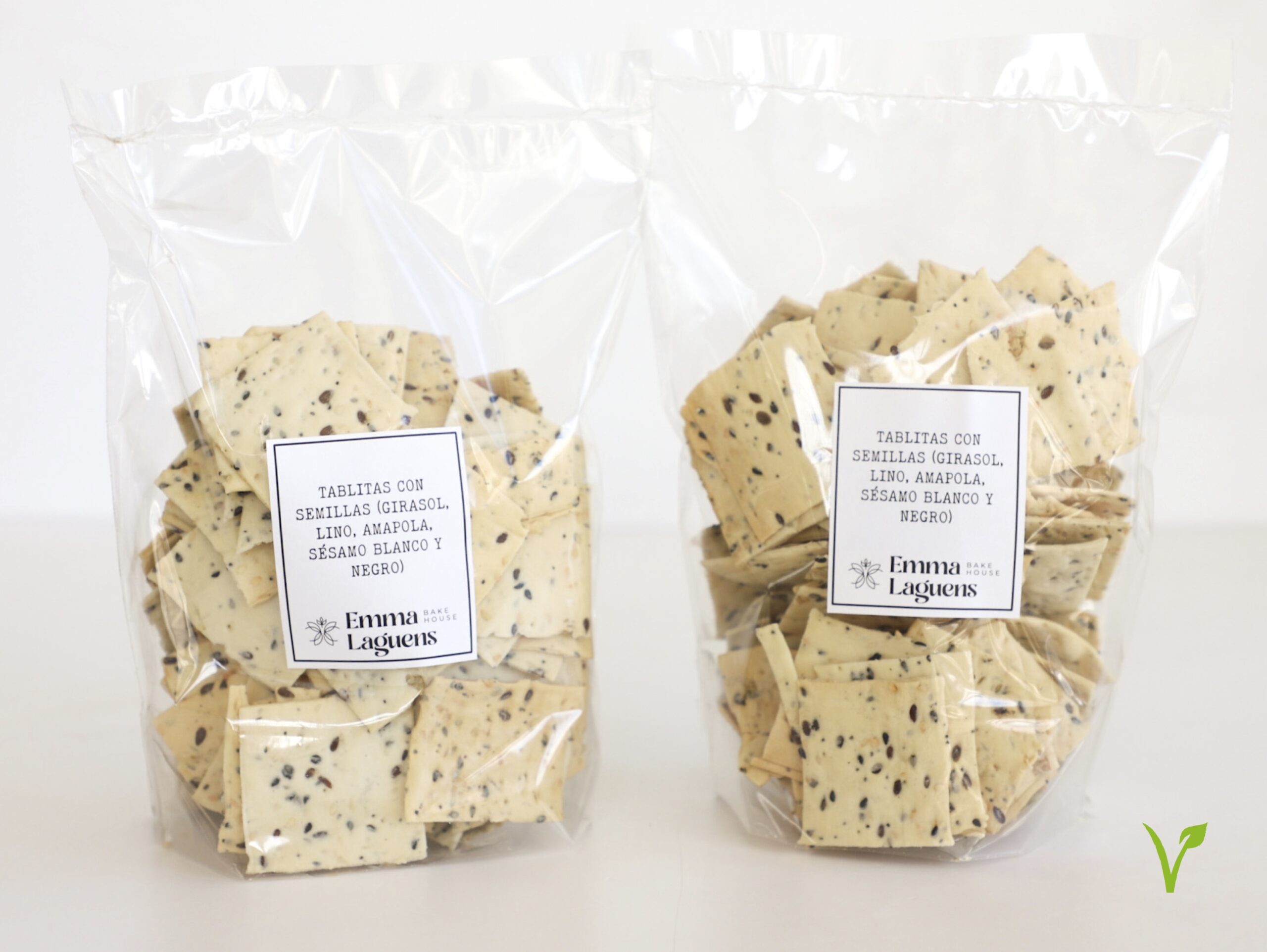 CRACKERS CON SEMILLAS<br><span style="font-family: 'Spartan', sans-serif;font-size:13px;"><p>Galletitas con semillas de girasol, lino, amapola, sésamo blanco y sésamo negro (apto vegano).</p><b>$8.500 (Paquete de 200 gr.) </b></span>